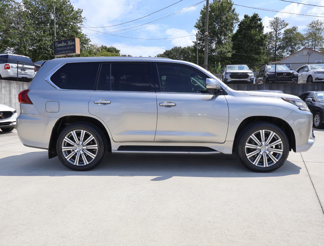 Lexus LX 570 4D SUV AWD w/3-Row 2016