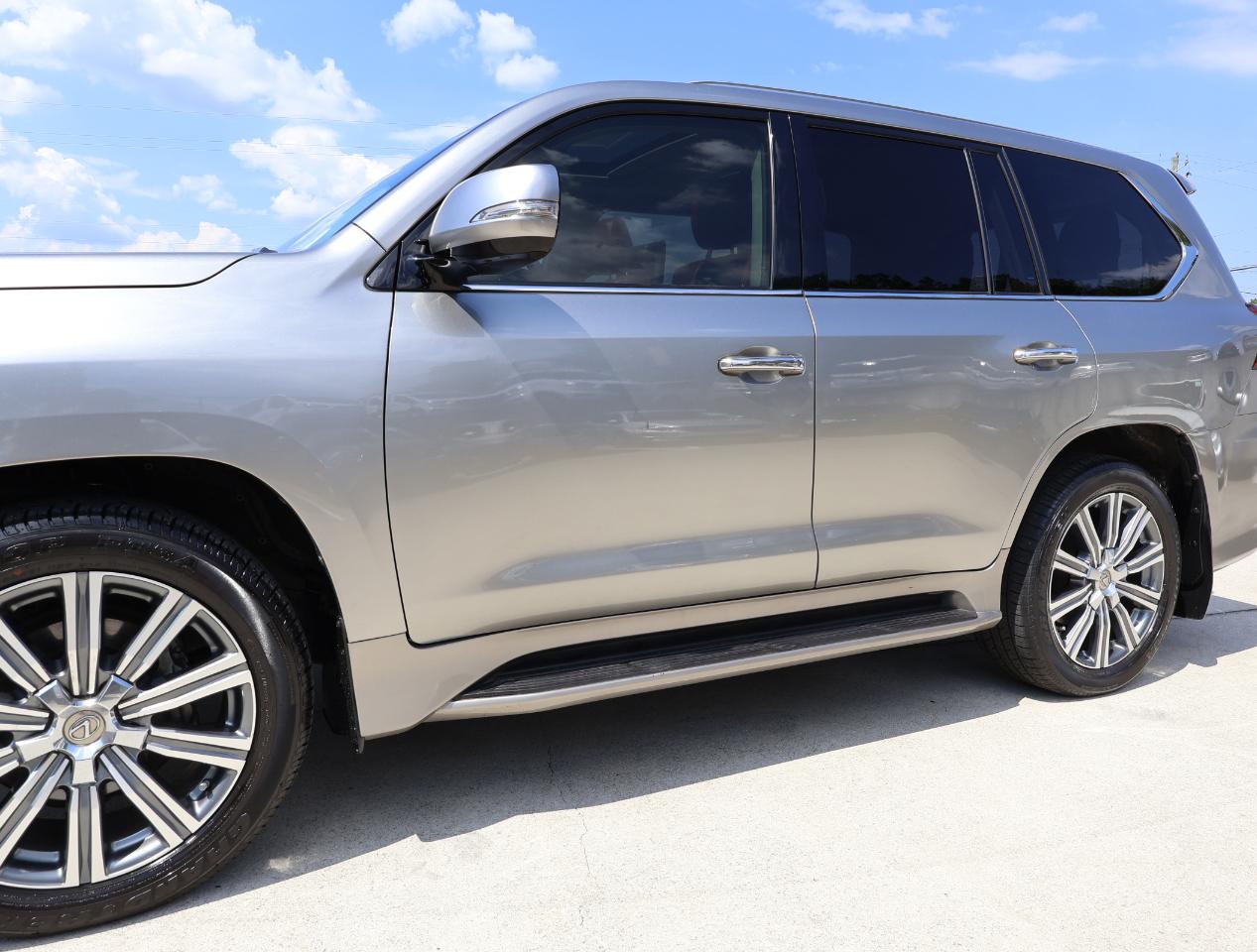 Lexus LX 570 4D SUV AWD w/3-Row 2016