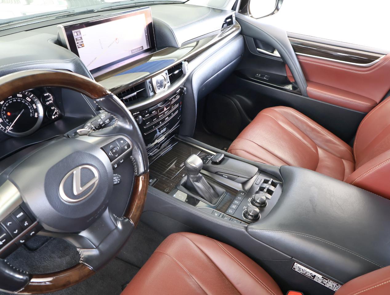 Lexus LX 570 4D SUV AWD w/3-Row 2016