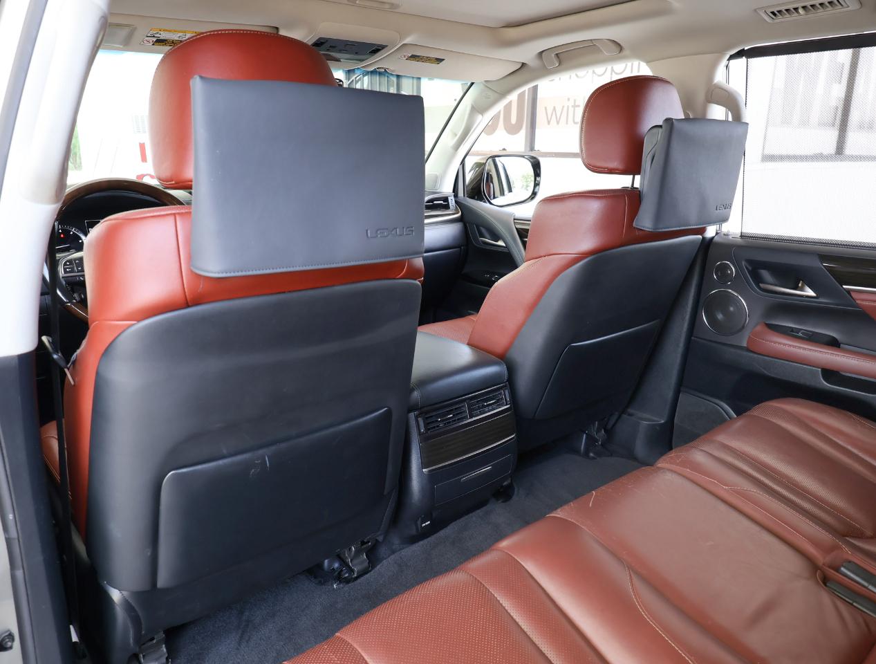 Lexus LX 570 4D SUV AWD w/3-Row 2016