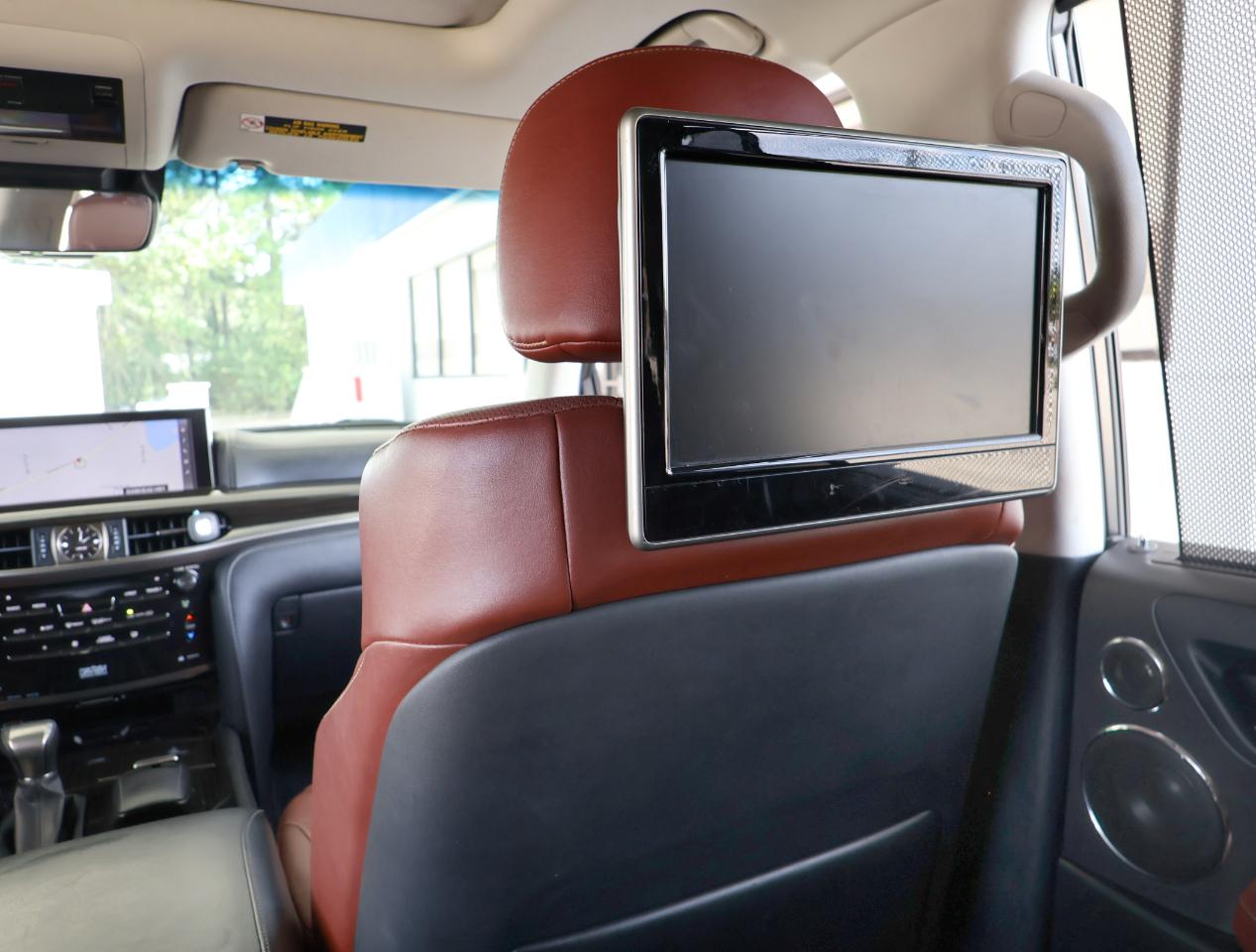Lexus LX 570 4D SUV AWD w/3-Row 2016