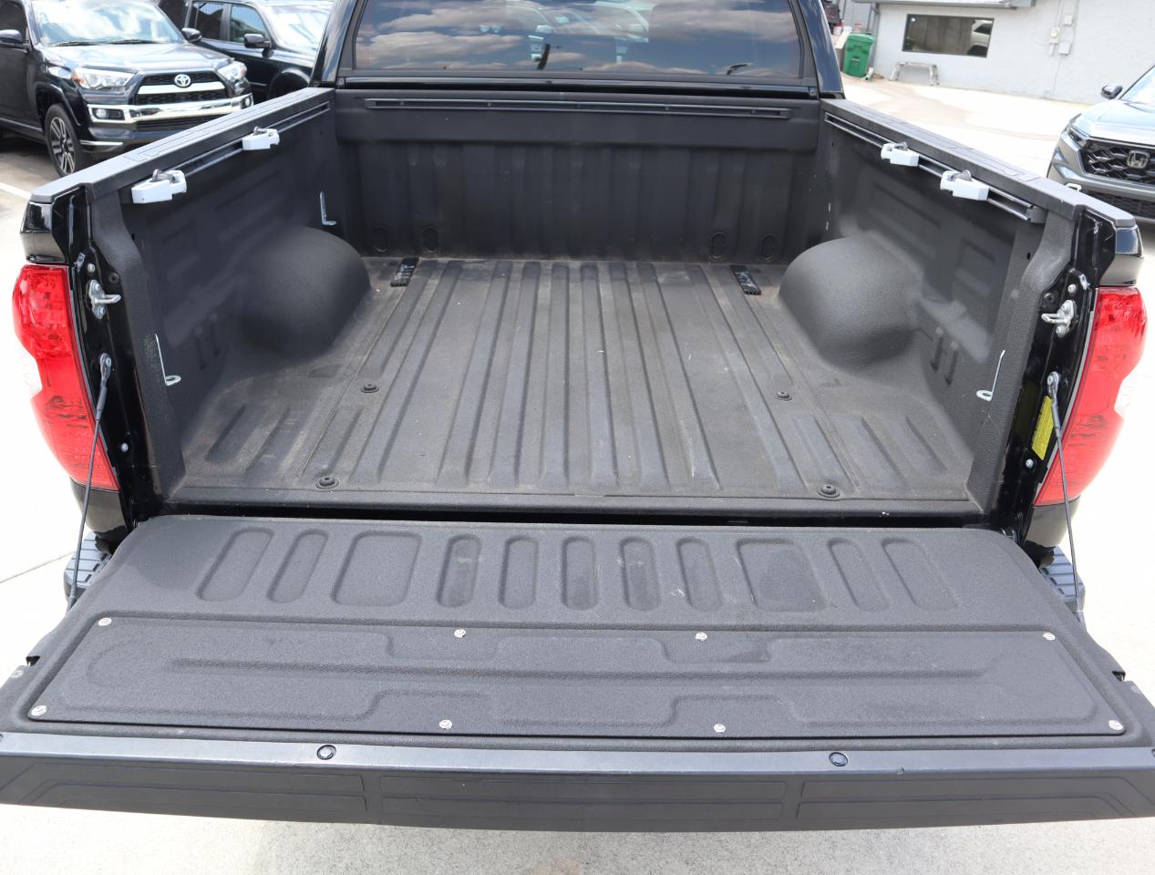 Toyota Tundra Platinum CrewMax 5.7L FFV 4WD 2018