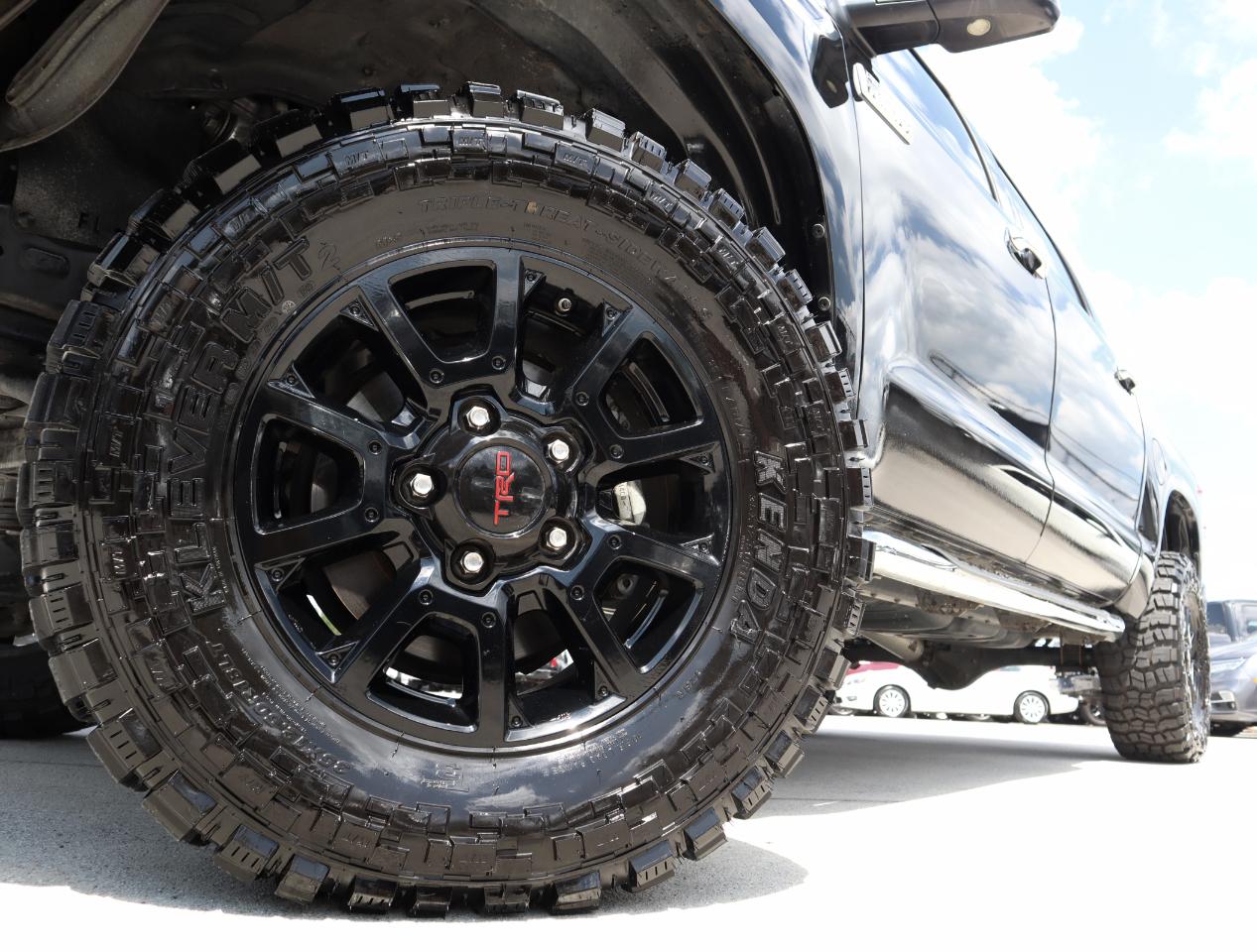 Toyota Tundra Platinum CrewMax 5.7L FFV 4WD 2018