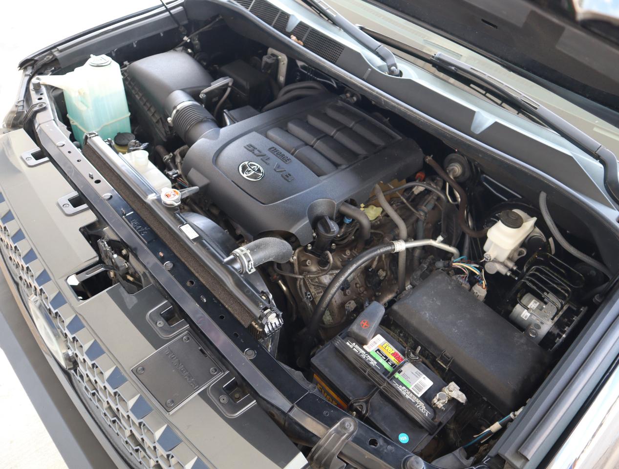 Toyota Tundra Platinum CrewMax 5.7L FFV 4WD 2018