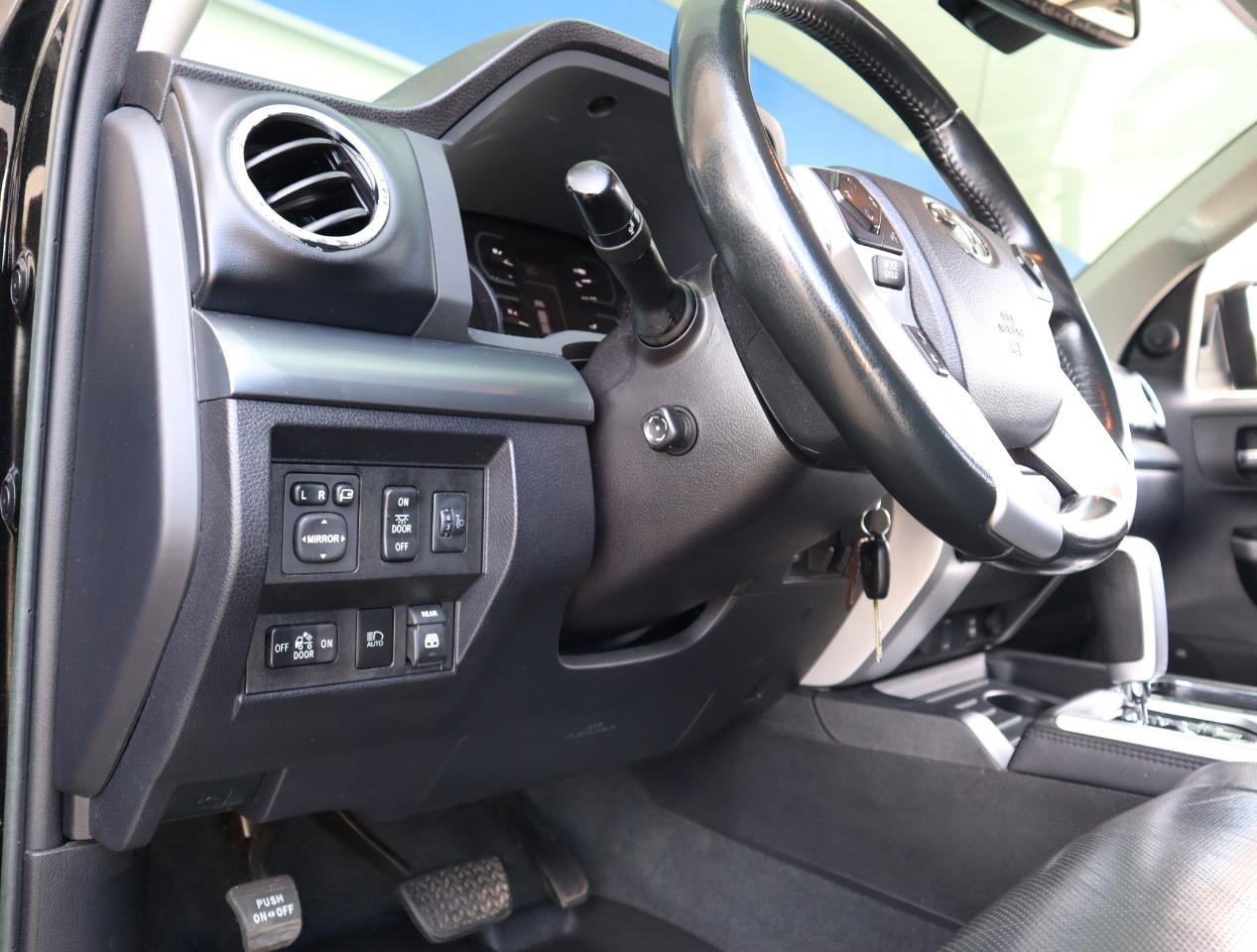 Toyota Tundra Platinum CrewMax 5.7L FFV 4WD 2018
