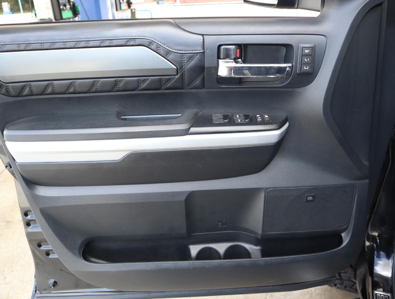 Toyota Tundra Platinum CrewMax 5.7L FFV 4WD 2018