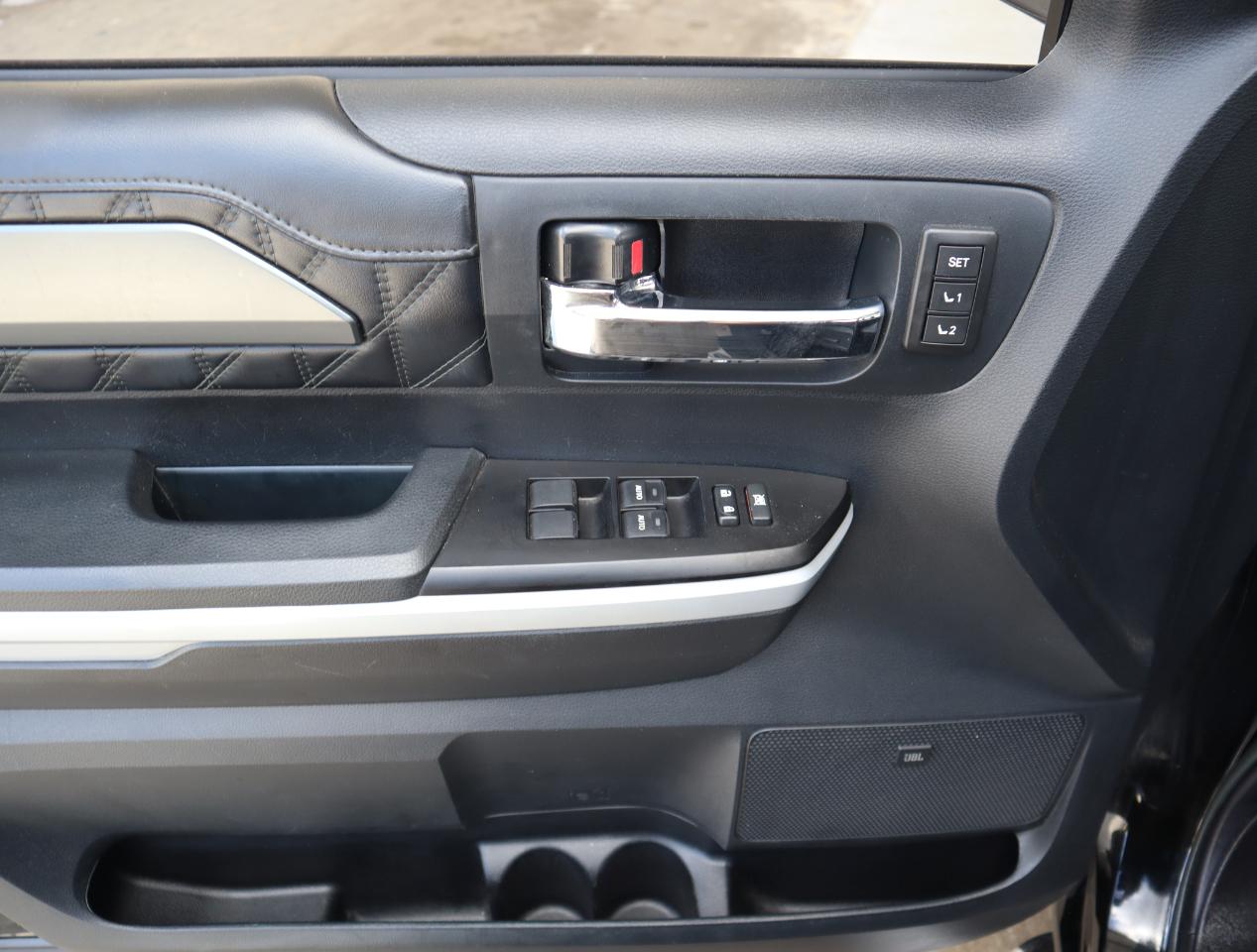 Toyota Tundra Platinum CrewMax 5.7L FFV 4WD 2018