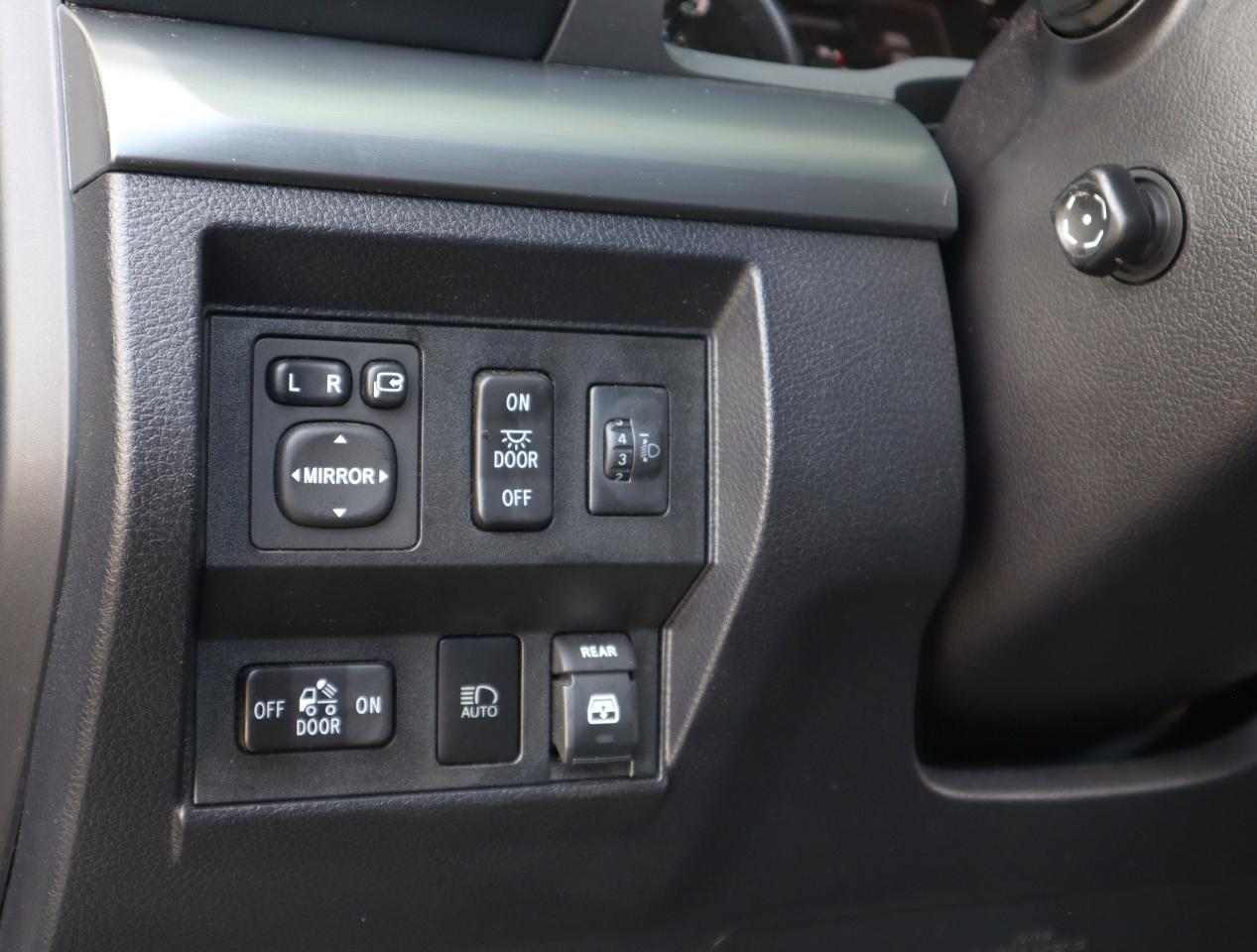 Toyota Tundra Platinum CrewMax 5.7L FFV 4WD 2018