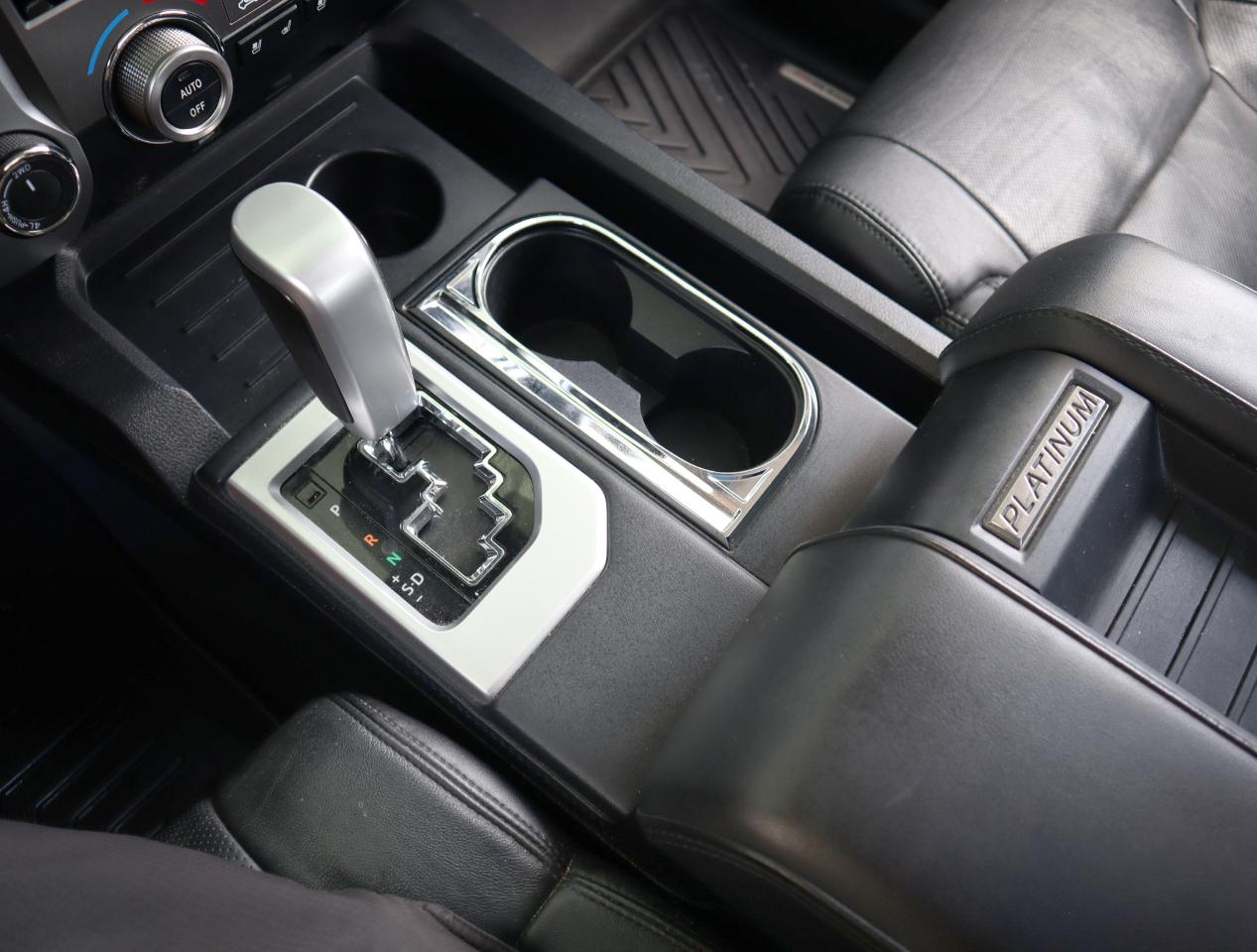 Toyota Tundra Platinum CrewMax 5.7L FFV 4WD 2018