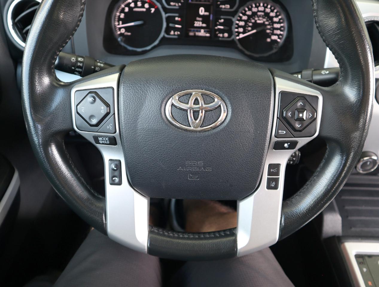Toyota Tundra Platinum CrewMax 5.7L FFV 4WD 2018