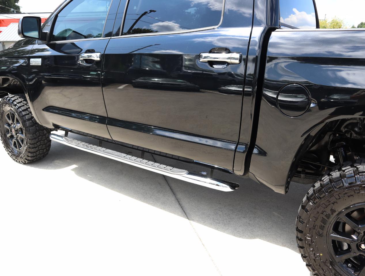 Toyota Tundra Platinum CrewMax 5.7L FFV 4WD 2018