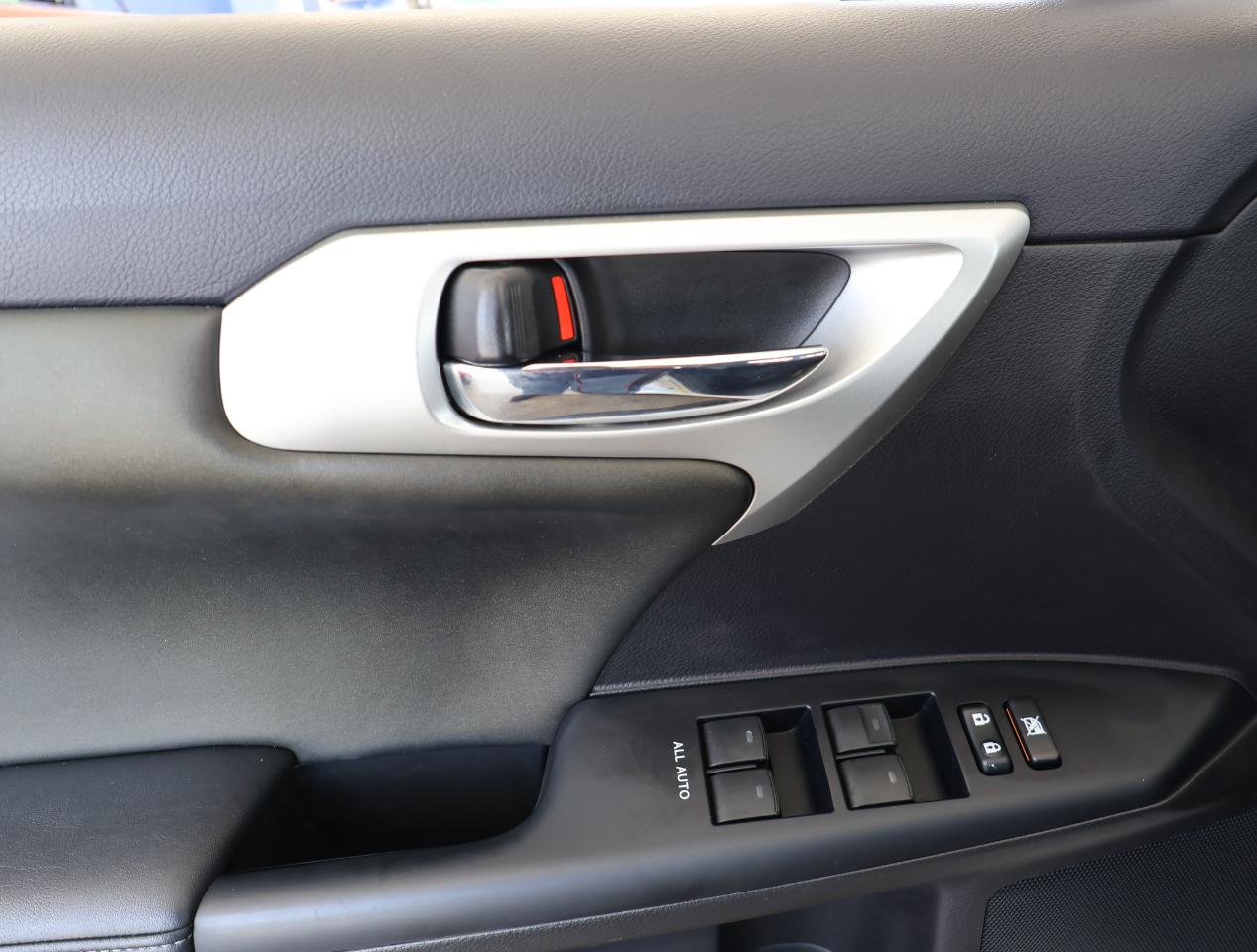 Lexus CT 200h Premium 2012