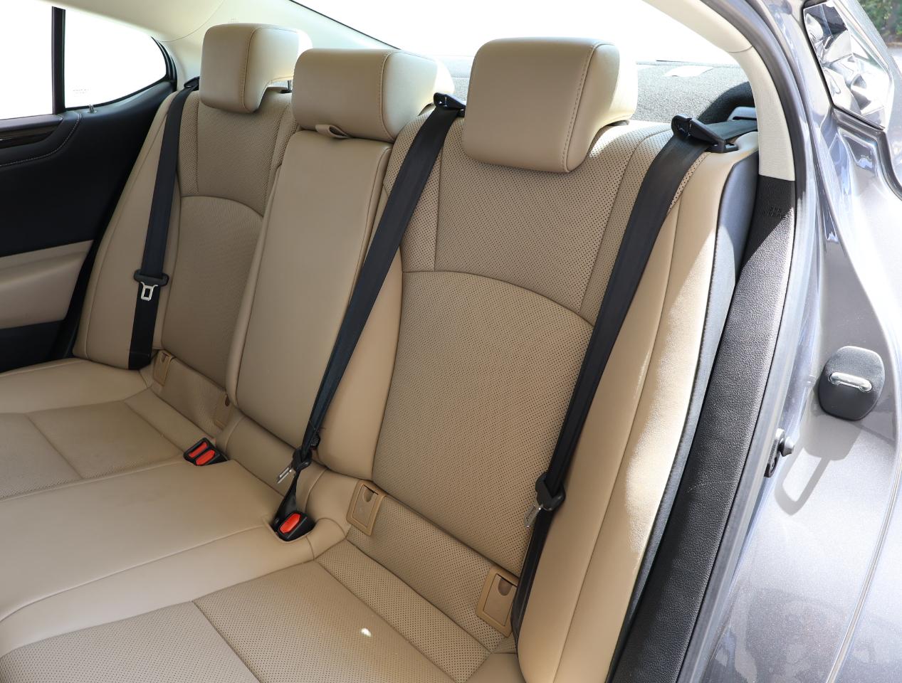 Lexus ES 350 Luxury 2019
