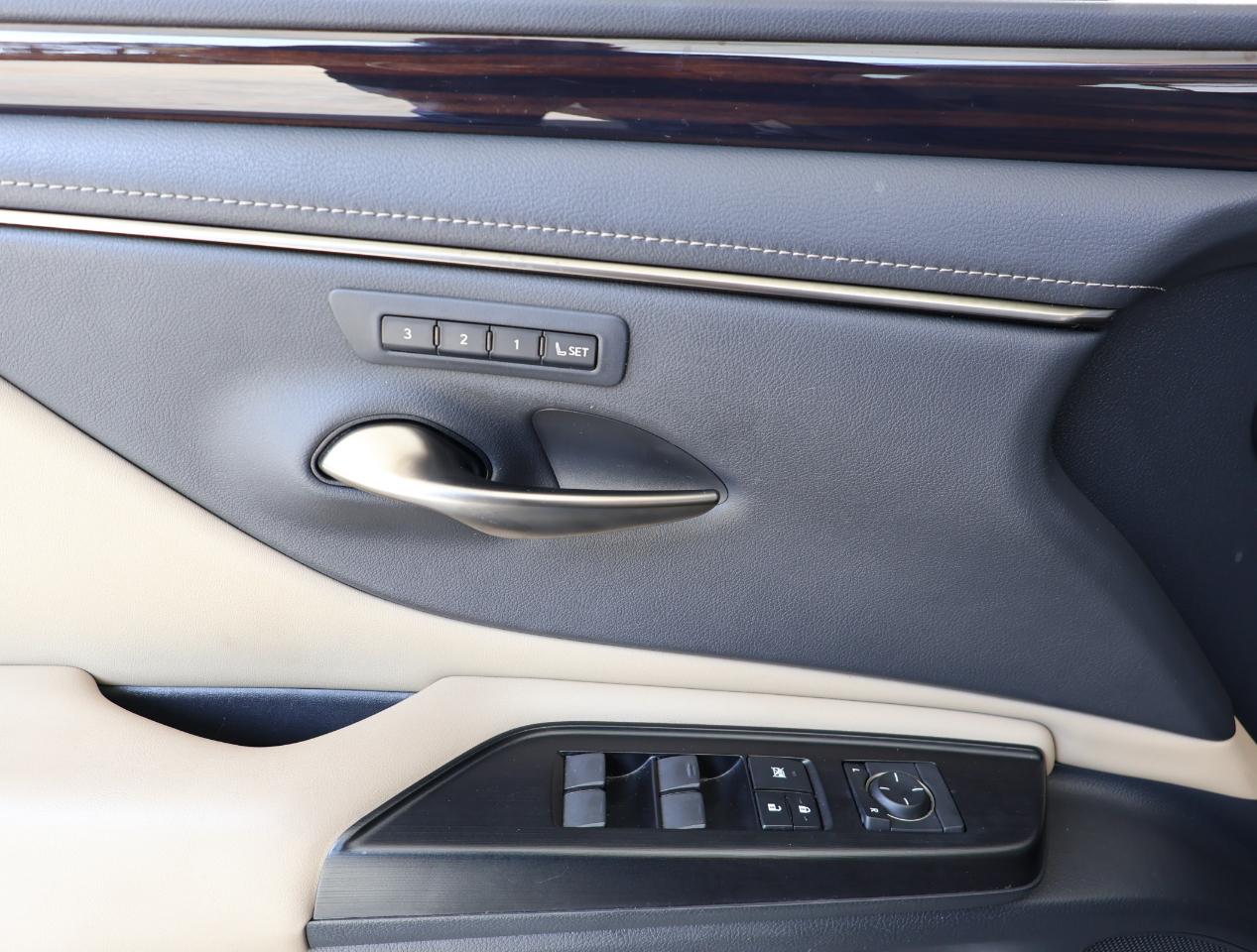 Lexus ES 350 Luxury 2019