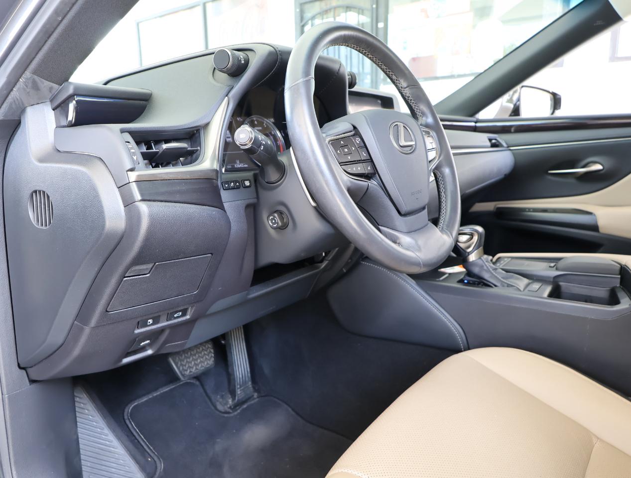 Lexus ES 350 Luxury 2019