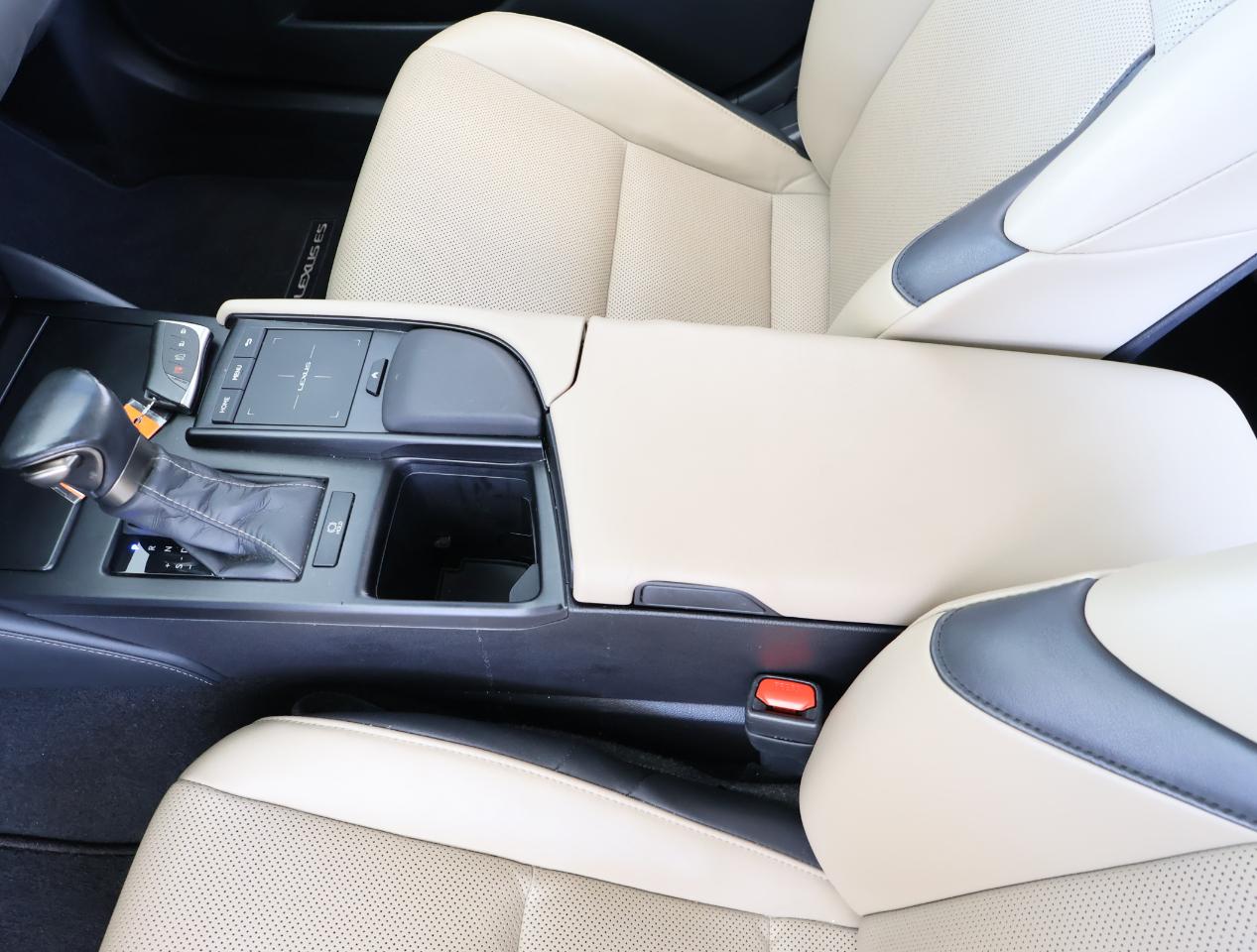 Lexus ES 350 Luxury 2019