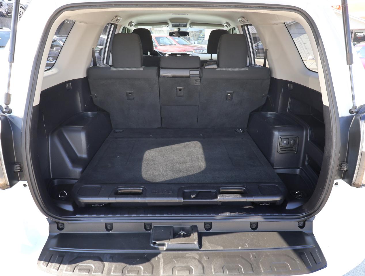Toyota 4Runner SR5 2WD 2014