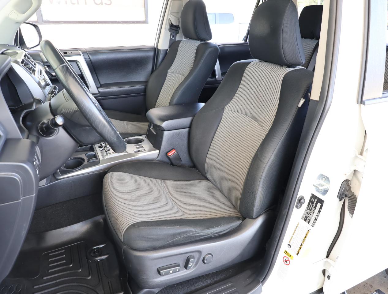 Toyota 4Runner SR5 2WD 2014