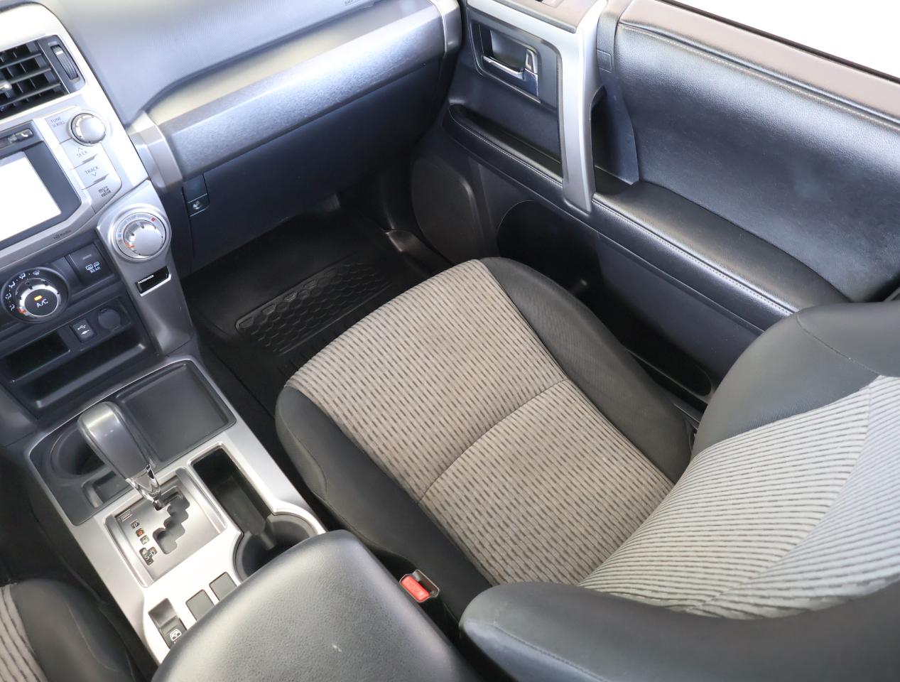 Toyota 4Runner SR5 2WD 2014