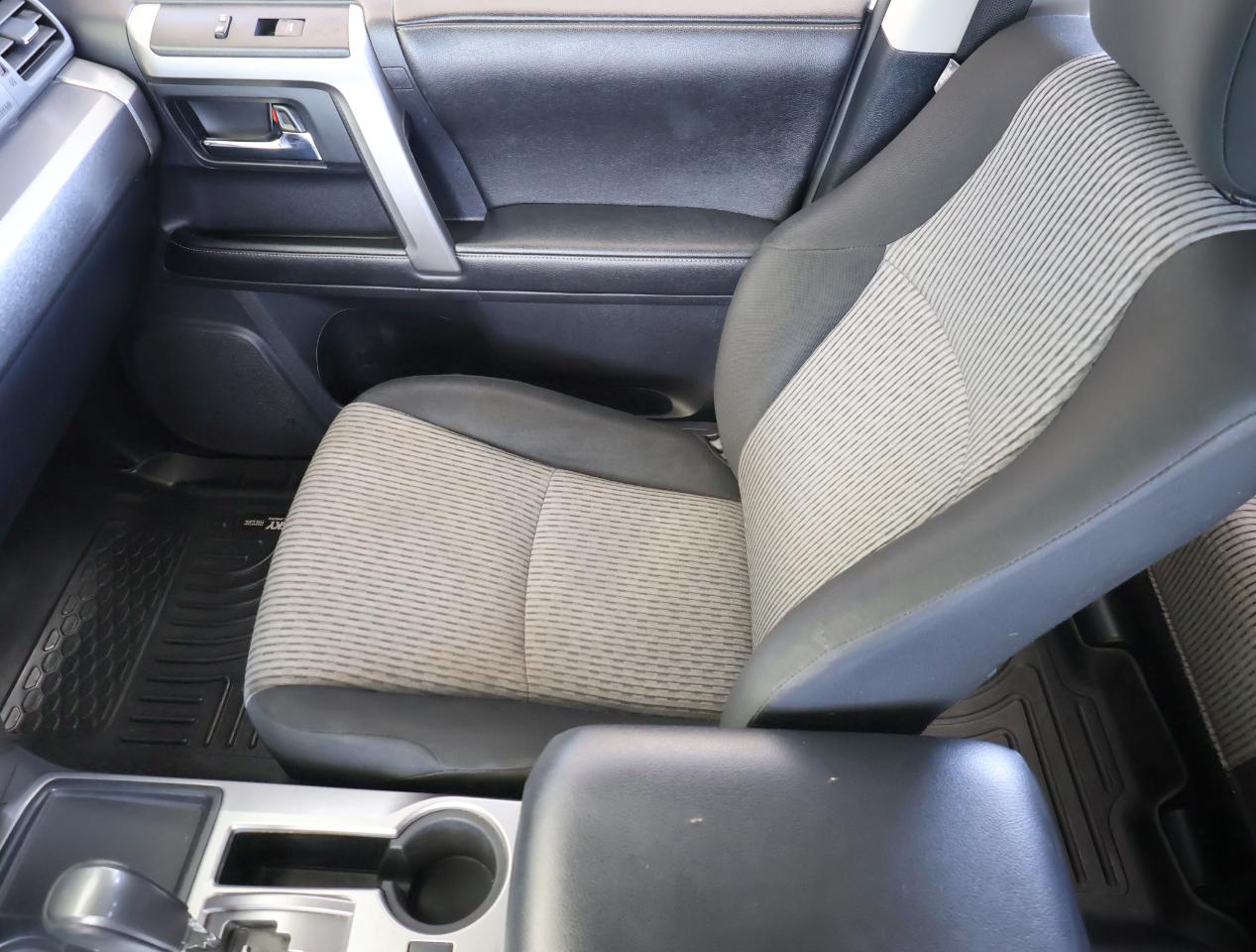 Toyota 4Runner SR5 2WD 2014
