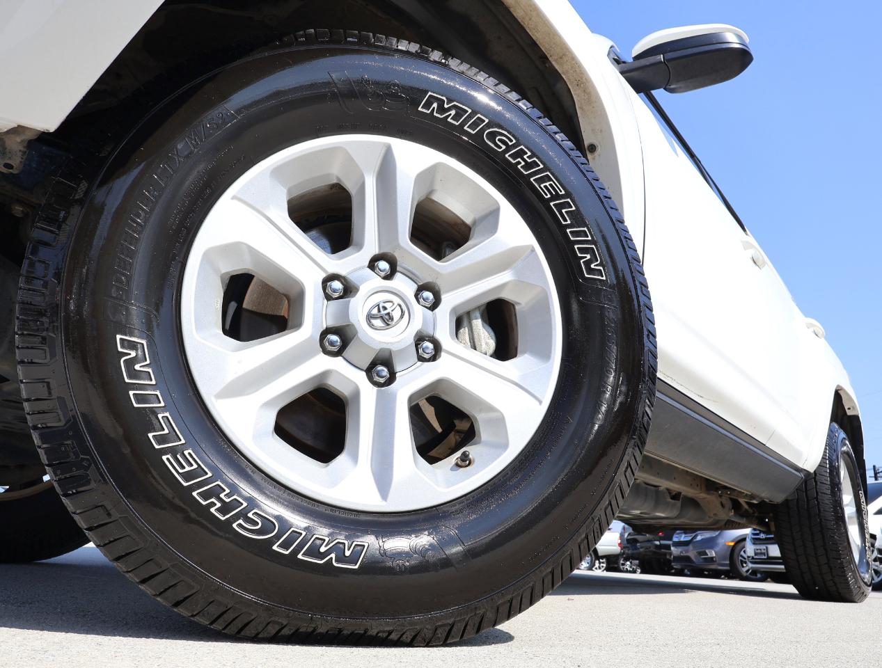 Toyota 4Runner SR5 2WD 2014