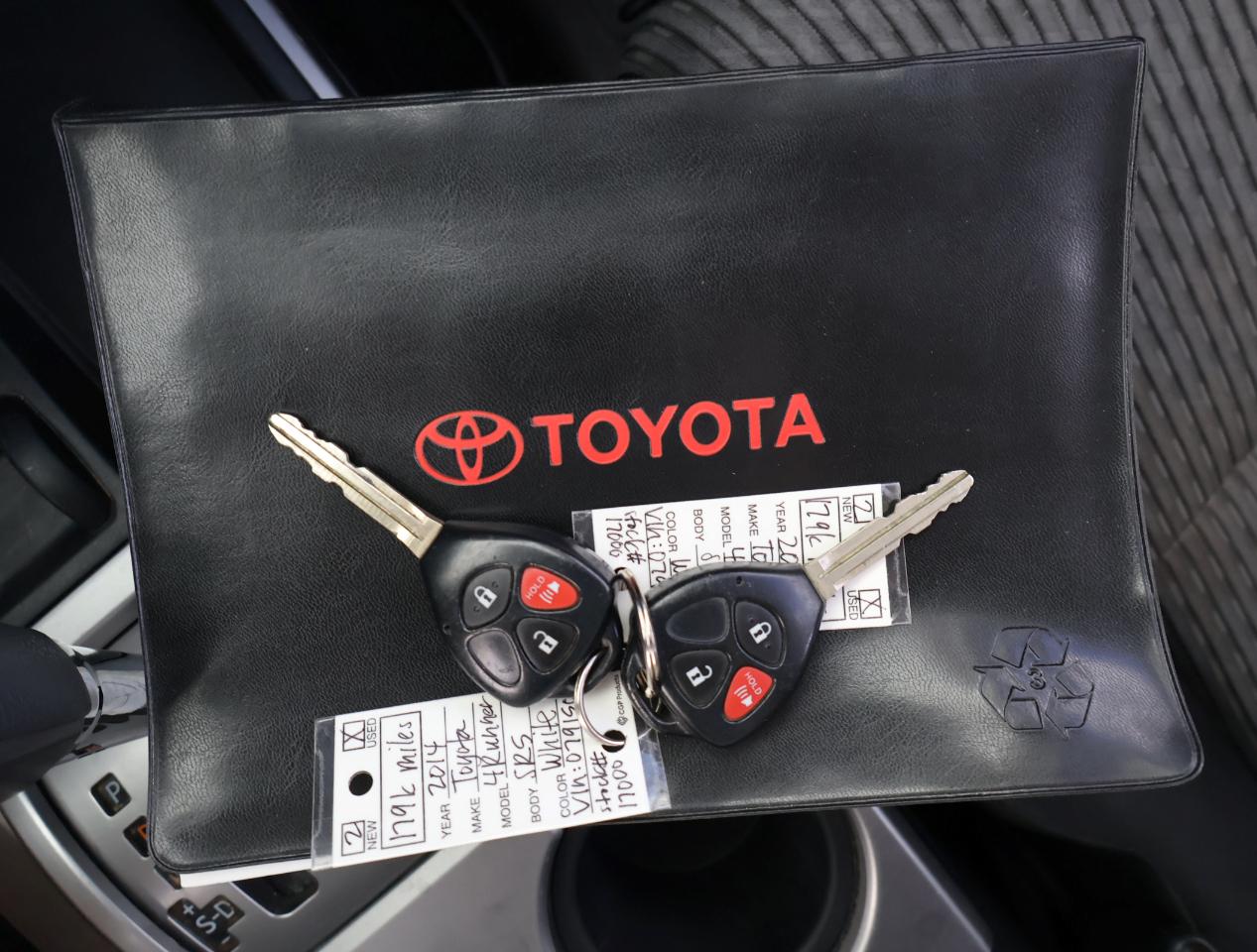 Toyota 4Runner SR5 2WD 2014