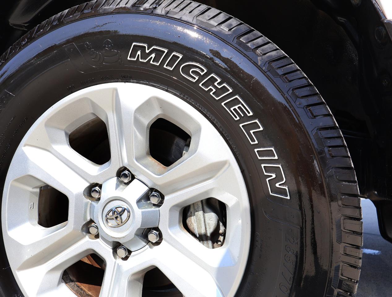 Toyota 4Runner SR5 2WD 2014