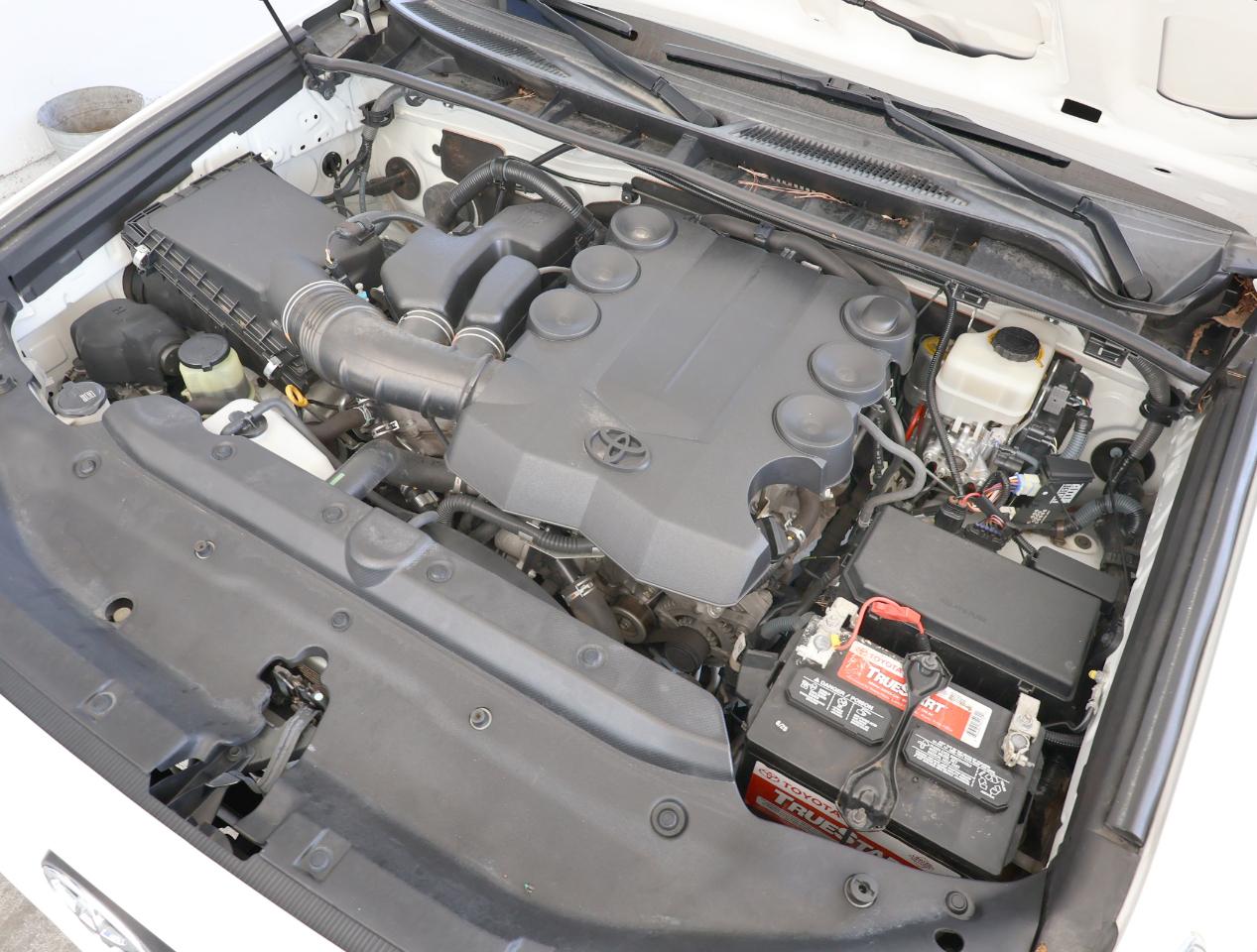 Toyota 4Runner SR5 2WD 2014