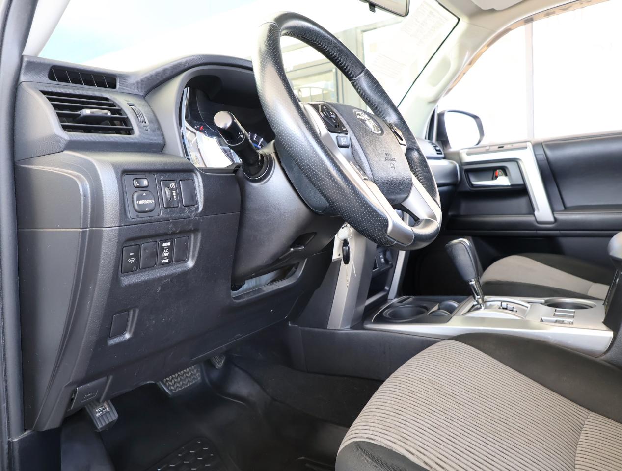 Toyota 4Runner SR5 2WD 2014
