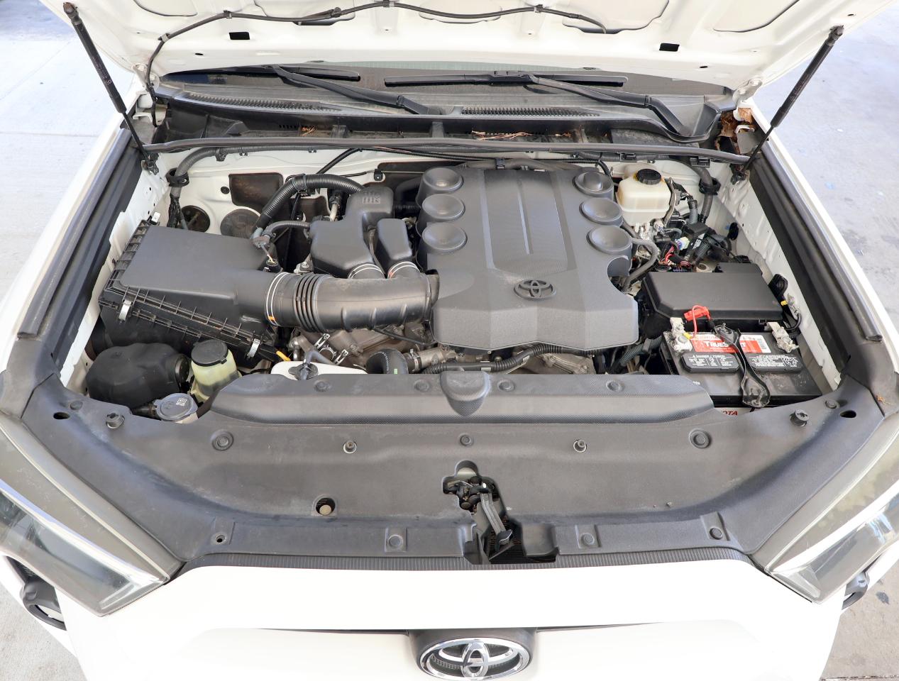 Toyota 4Runner SR5 2WD 2014