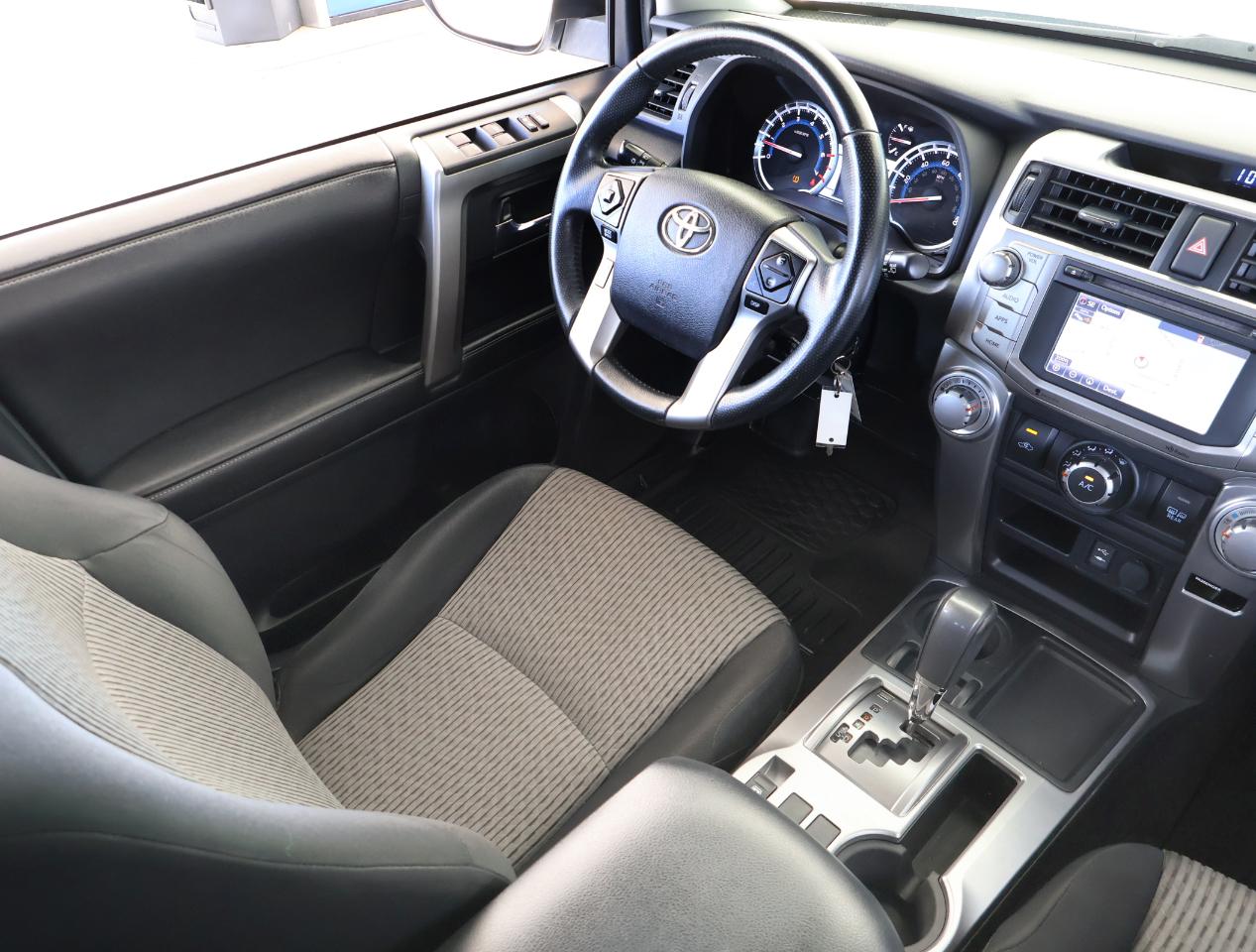 Toyota 4Runner SR5 2WD 2014