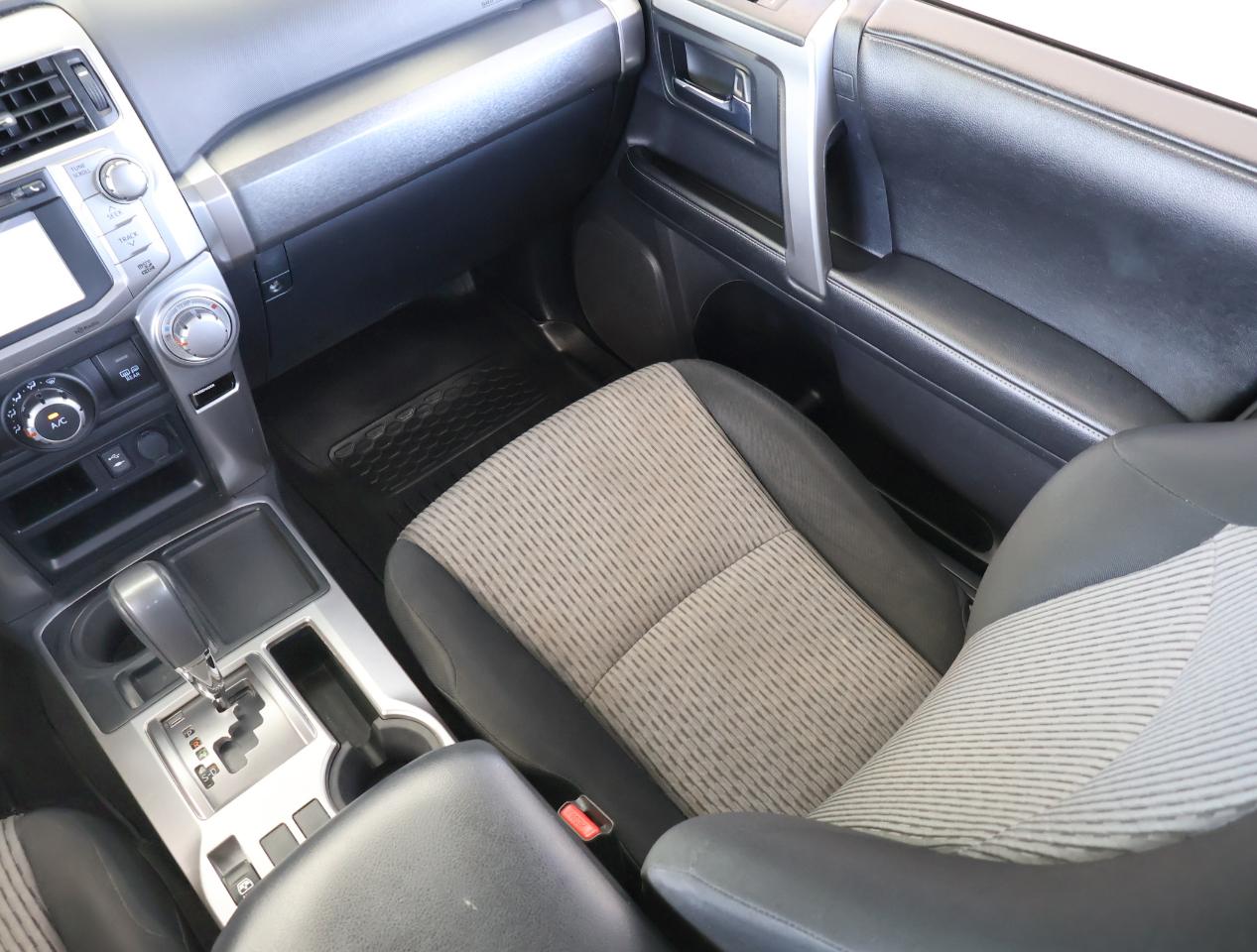 Toyota 4Runner SR5 2WD 2014
