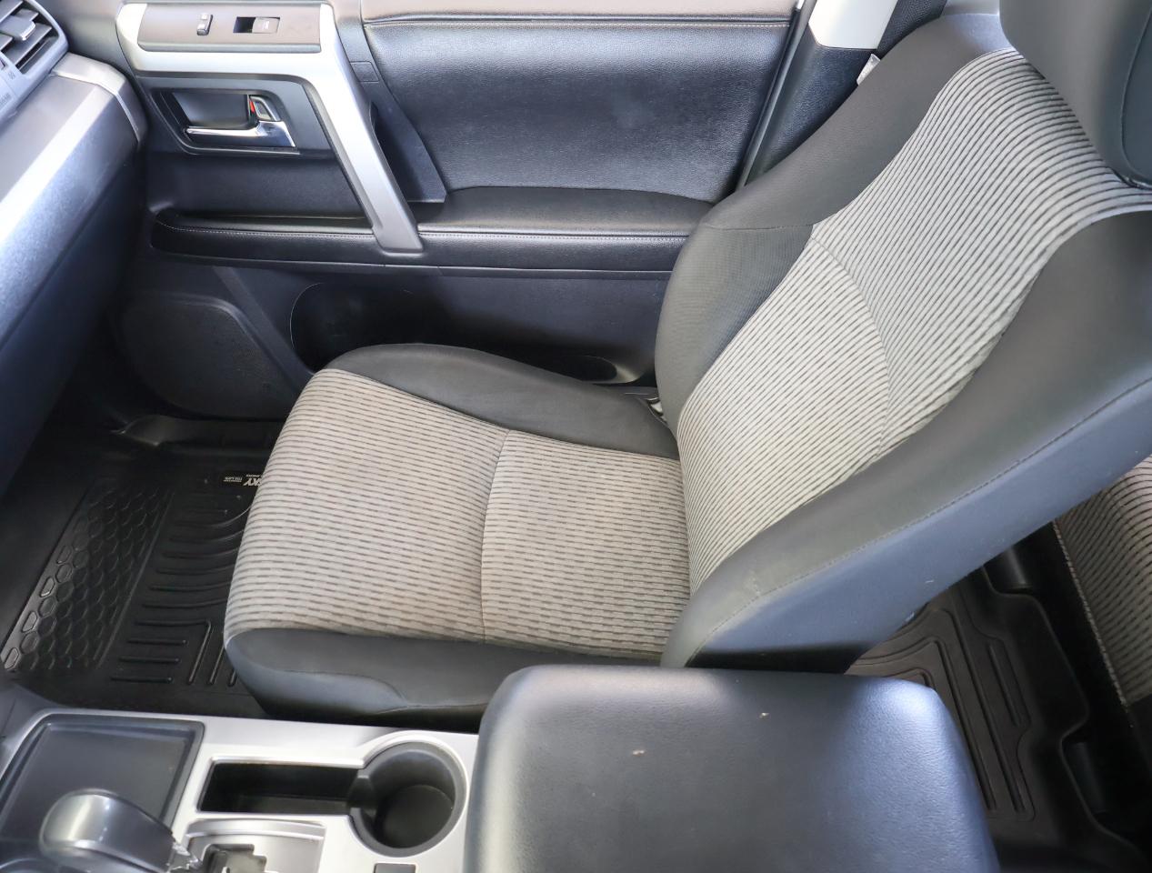 Toyota 4Runner SR5 2WD 2014
