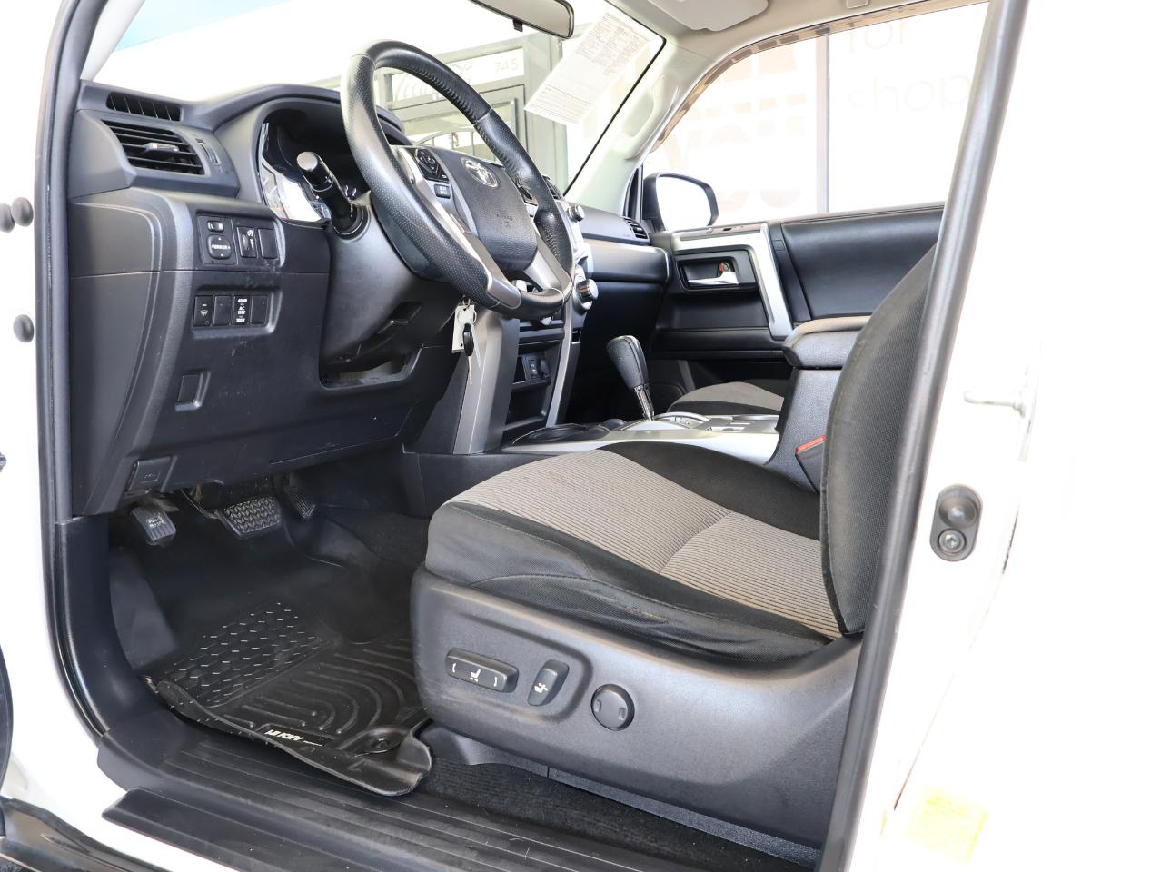 Toyota 4Runner SR5 2WD 2014