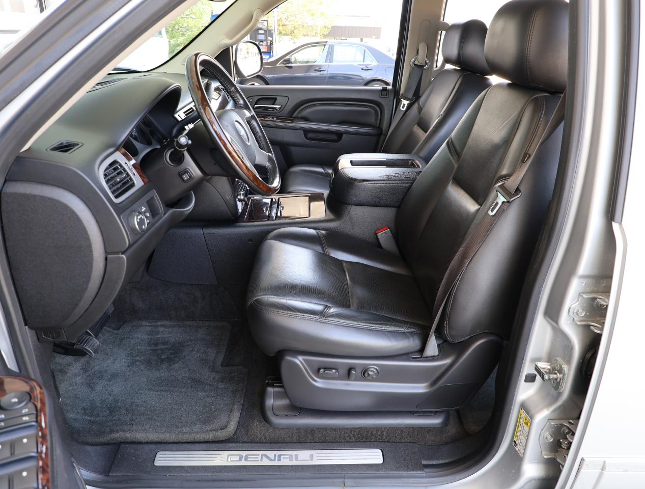 GMC Yukon Denali XL 2WD 2013