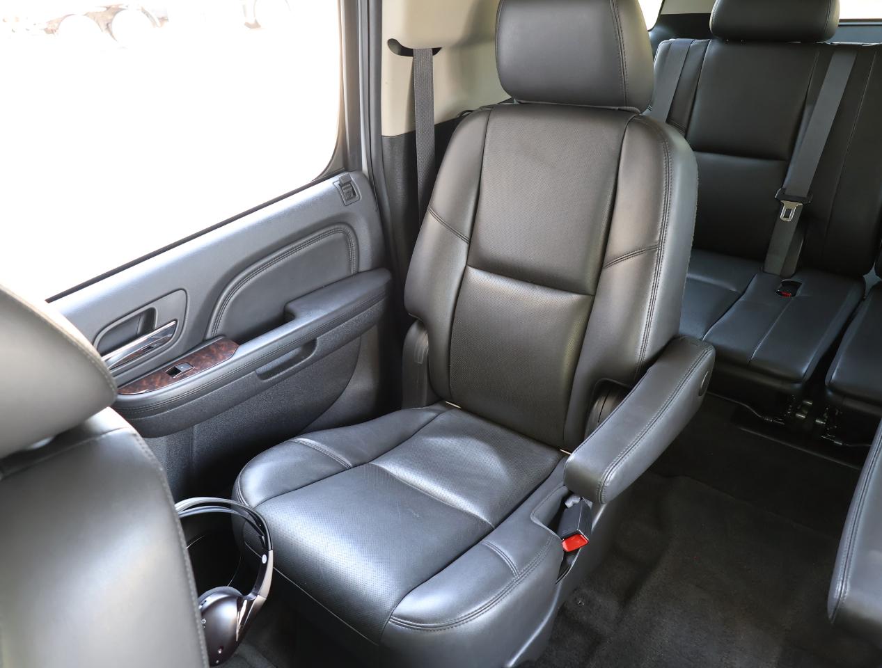 GMC Yukon Denali XL 2WD 2013