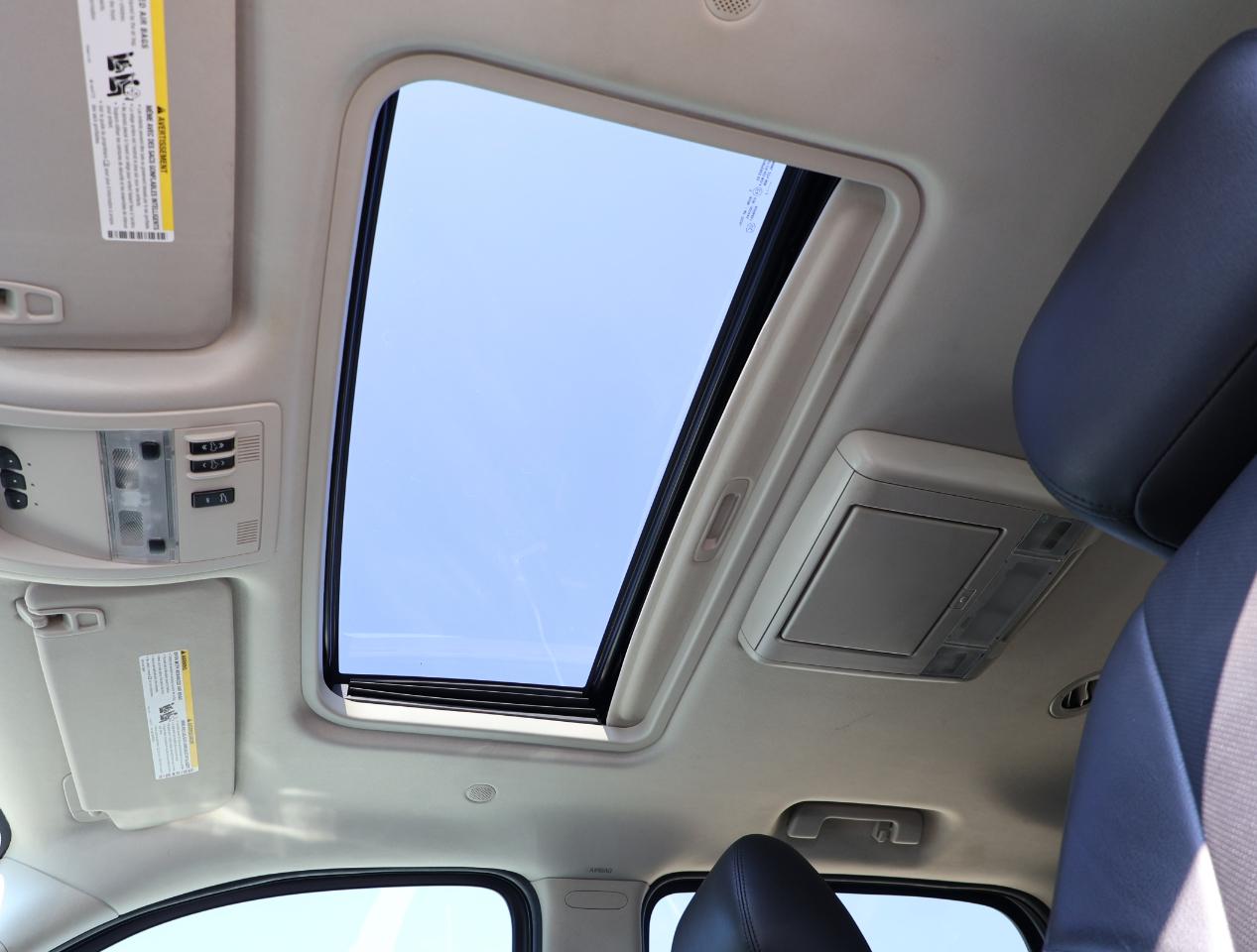 GMC Yukon Denali XL 2WD 2013