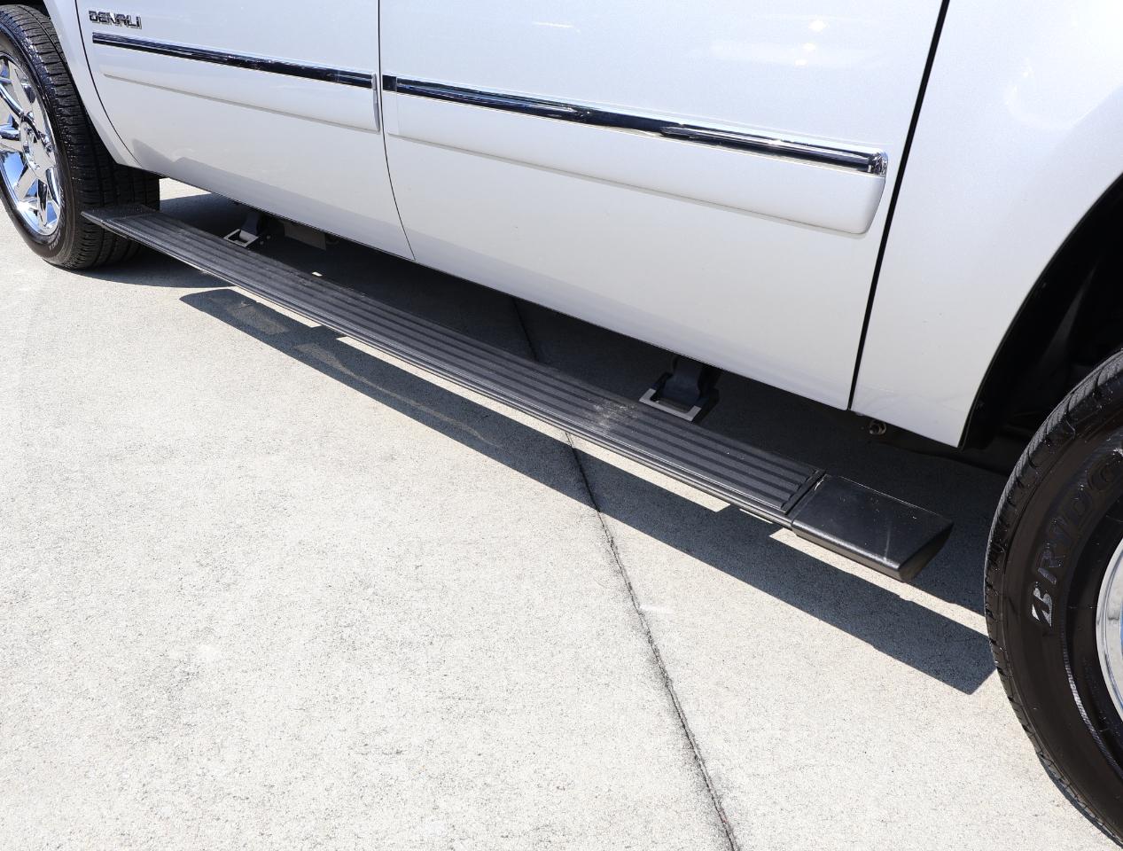 GMC Yukon Denali XL 2WD 2013