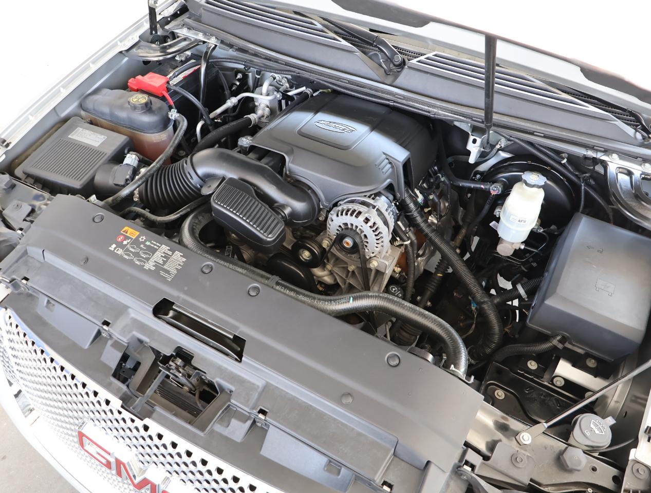 GMC Yukon Denali XL 2WD 2013