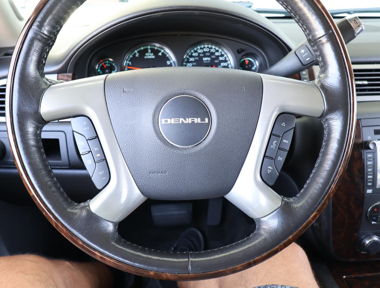 GMC Yukon Denali XL 2WD 2013