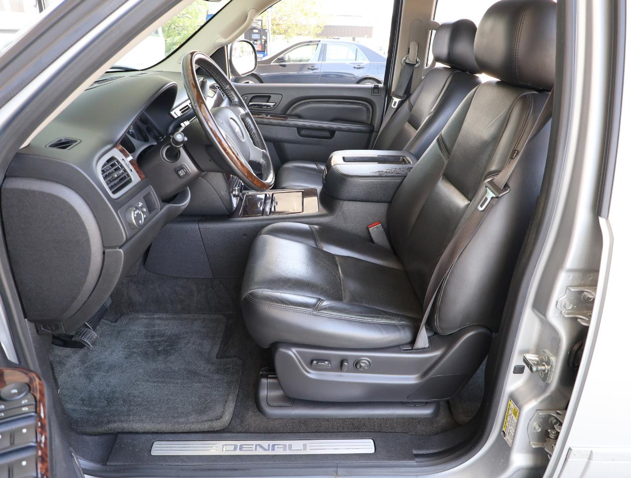 GMC Yukon Denali XL 2WD 2013