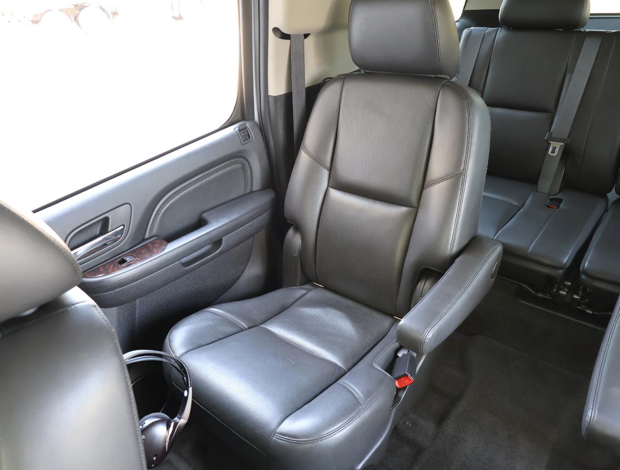 GMC Yukon Denali XL 2WD 2013