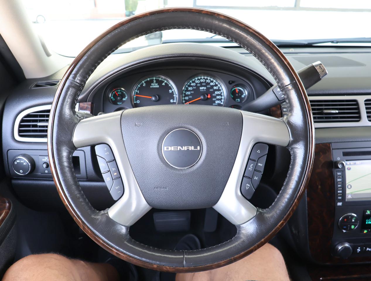 GMC Yukon Denali XL 2WD 2013