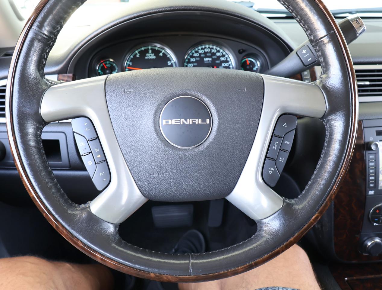 GMC Yukon Denali XL 2WD 2013
