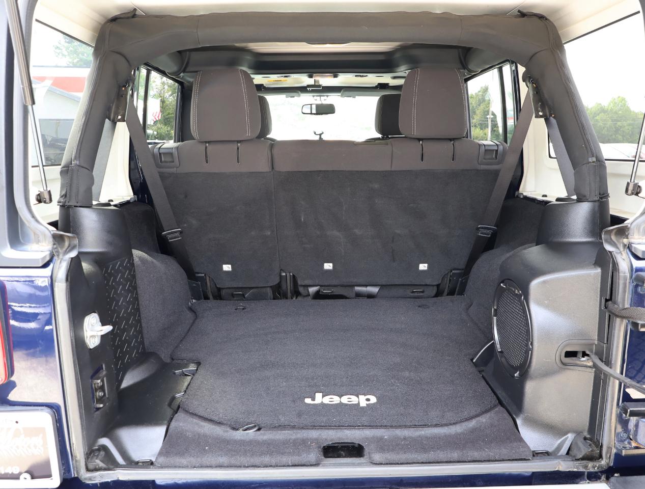 Jeep Wrangler Unlimited Sahara 4WD 2013
