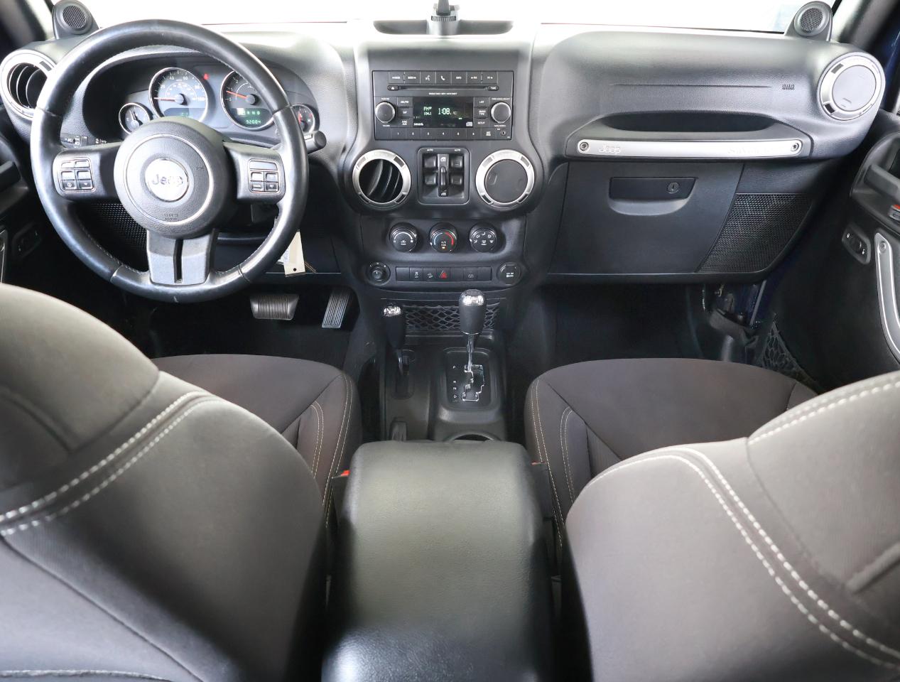 Jeep Wrangler Unlimited Sahara 4WD 2013