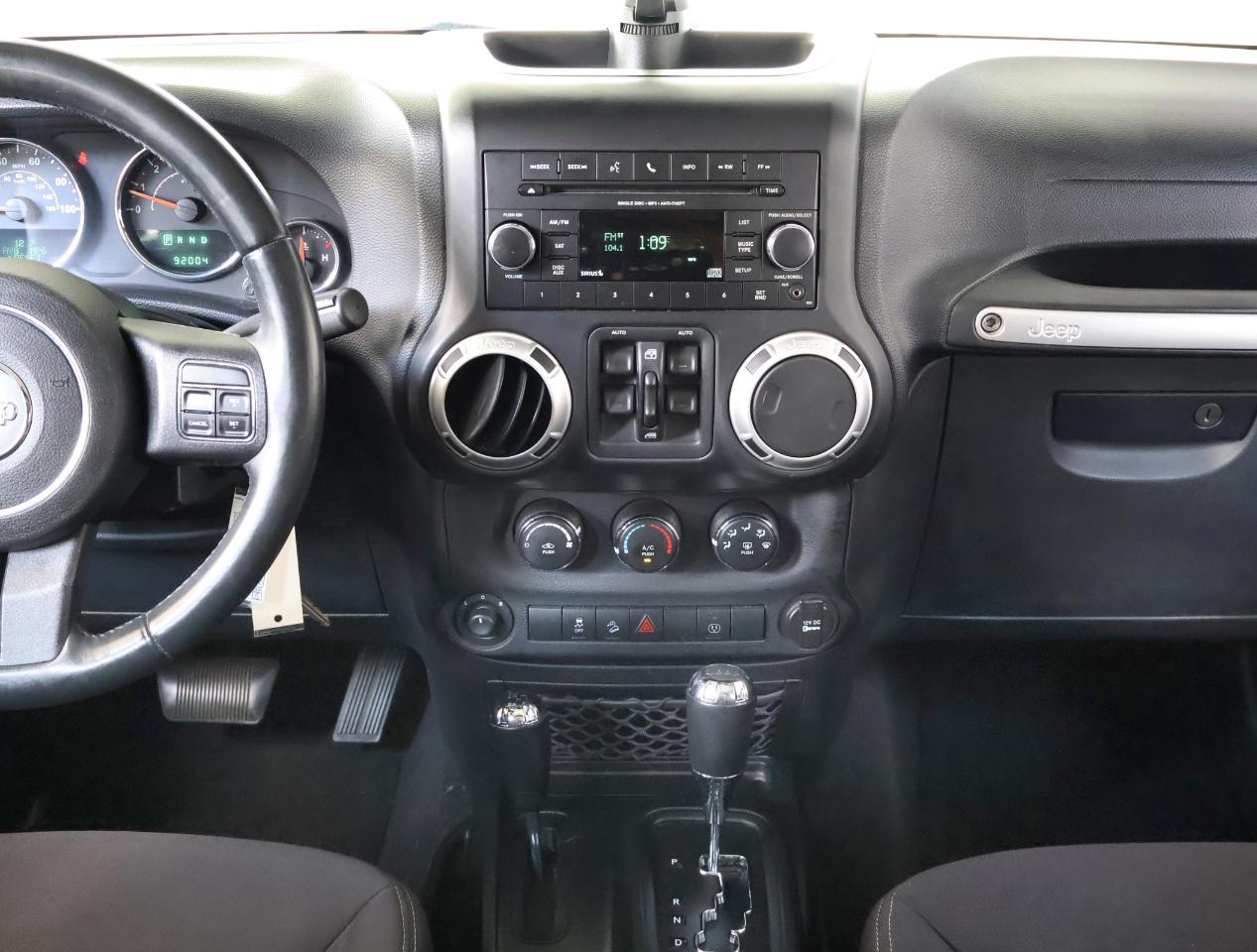 Jeep Wrangler Unlimited Sahara 4WD 2013