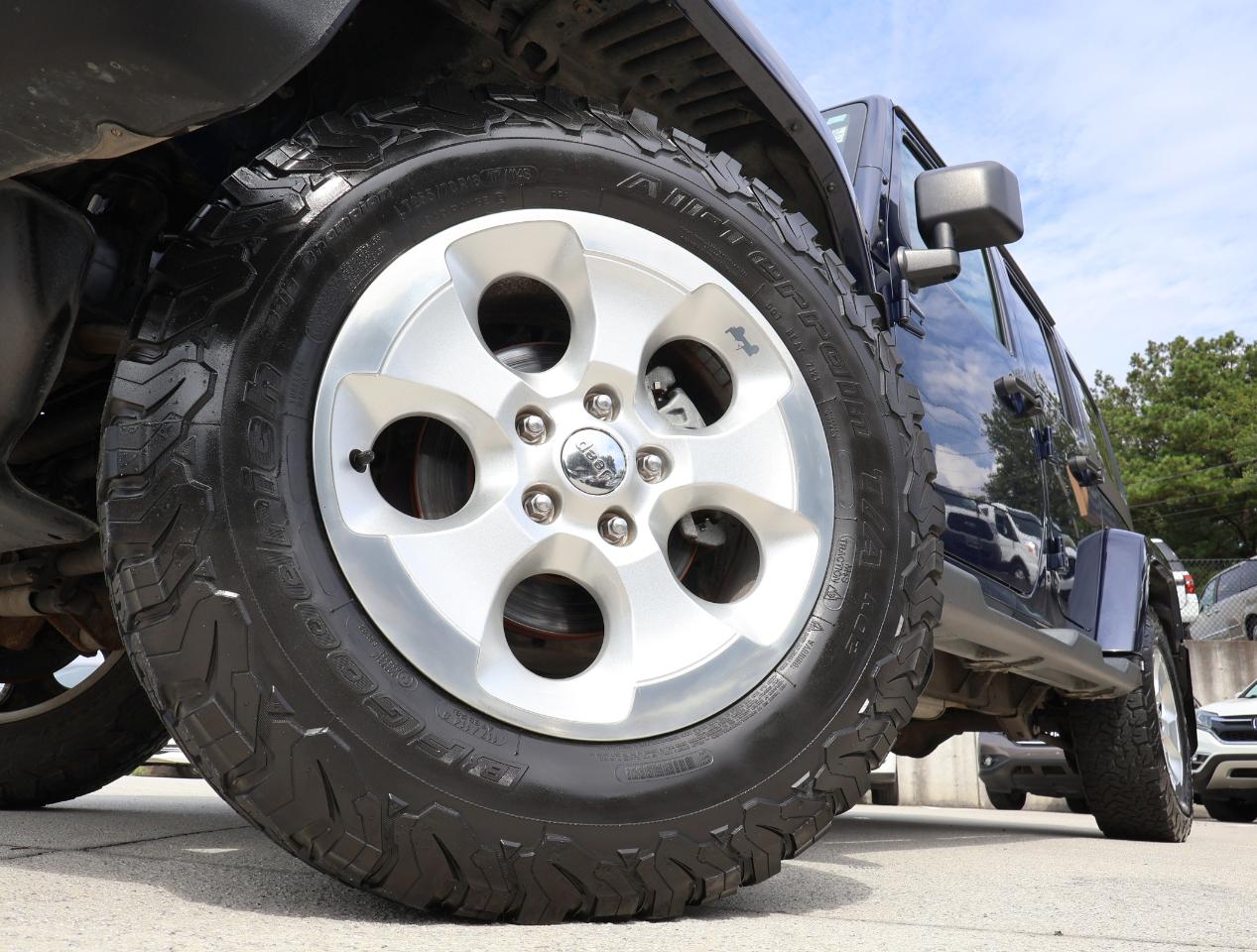 Jeep Wrangler Unlimited Sahara 4WD 2013