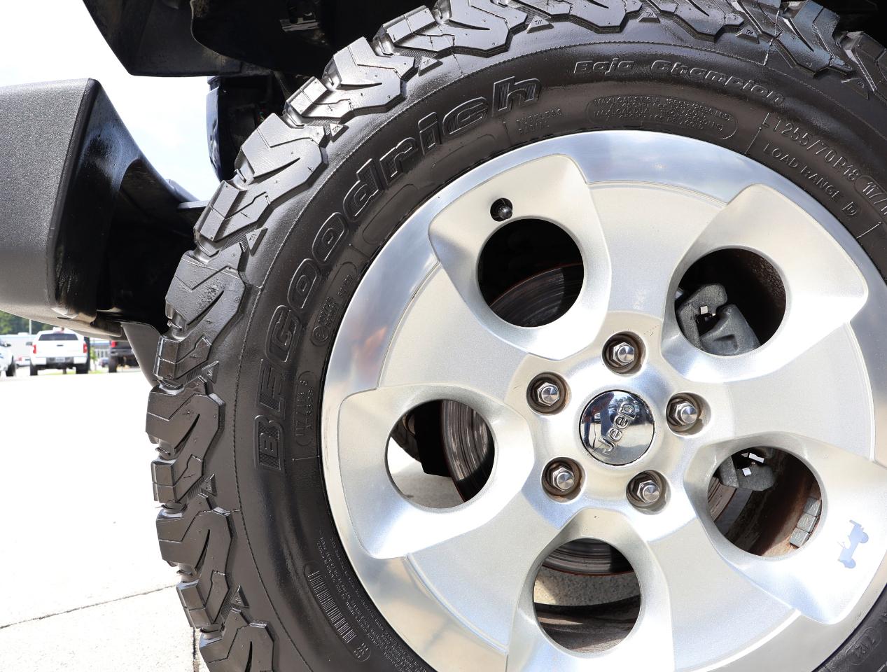 Jeep Wrangler Unlimited Sahara 4WD 2013