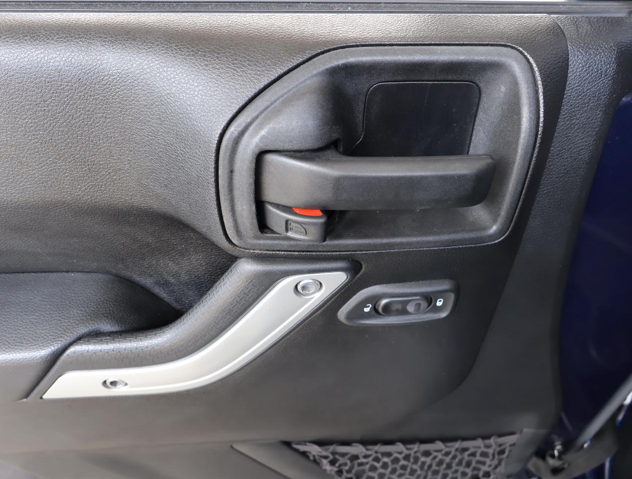 Jeep Wrangler Unlimited Sahara 4WD 2013
